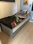 Sängram 90x200 med förvaring 