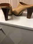 SNYGG BEIGE SLIP-IN SKOR STL.38 KLACK 9cm