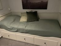 Ikea enkelsäng som kan bli dubbelsäng med förvaring 
