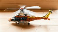 LEGO Technic 42145 Airbus H175 räddningshelikopter