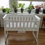 Troll bedside crib