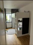 Loftsäng STUVA med skrivbord och garderob