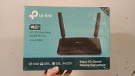 Ny oanvänd 4G+ Router med plats för SIM-kort.