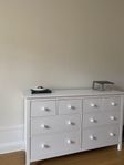 HEMNES byrå – ommålad & barnrumsfin