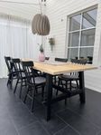 Matbord Skogsta med 6 stolar