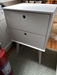 2 sängbord med två lådor, Oplev från Jysk 