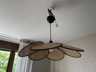 Taklampa från Mio med retrokänsla 
