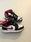 Nike air jordan 1 mid 