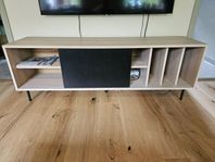Tv-bänk