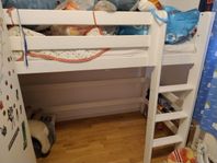 Hoppe Kids mellanhög loftsäng