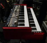 Nord C2D orgel med case