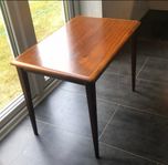 stilrent litet teakbord retro 