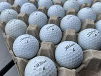 30 st Titleist AVX golfbollar i bra skick
