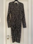 Ny beige och svart klänning XL Mads Norgaard, Dimma dress