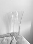 2 stycken munblåsta champagneglas från Duka.