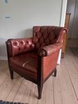 Äkta fotölj i chesterfield stil