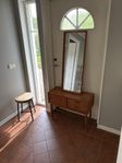 Hallmöbel och spegel i teak