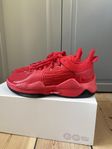 Sneaker design strl 44 nya i kartong Nike