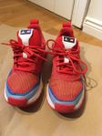 Adidas/Lego, sportskor strl 38 2/3, innermått 24,5 cm