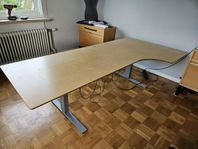 Höj och sänkbart skrivbord