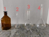 Vintage laboratorieglas – Mätglas, e-kolvar, flaska
