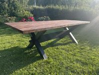 Handgjort rejält utebord
