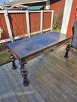Gammalt elegant bord