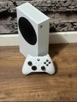 Xbox series s med 512 gb lagringsutrymme samt 2 kontroller