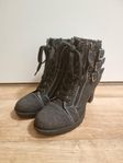 Svarta stövlar från Black Premium