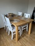 Massiv ekbord inkl 4 stolar