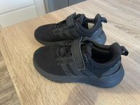Adidas svarta sommar sneakers strl 31