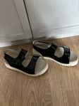 sandaler