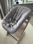 stokke trip trapp newborn set med lekbåge 