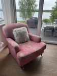 Exklusiv fåtölj med fotpall