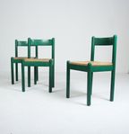 Gröna retro flätade stolar