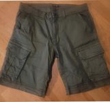 Gröna cargo shorts - storlek M