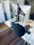 Shure SM7B Mikrofon, Zoom H6 Recorder, Rede PSA1 Studioarm.
