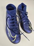 Nike Mercurial Superfly 7 Academy innomhusskor.