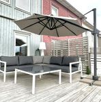 Brafab Belfort hörnsoffa med bord och parasoll