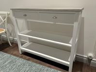 Vit sidobord Bruka Design