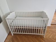 Spjälsäng + resårmadrass 