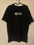 Svart t-shirt från Tommy Jeans