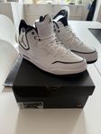 Jordan Courtside 23