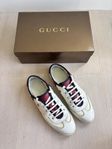 Guccci sneakers limited edition ”GG PLUS HEARTS” stlk 38