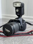 Canon EOS 60D med objektiv, blixt och kameraväska