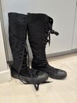 Knähöga converse Strl 37,5