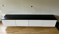 TV-bänk med IKEA köksskåp