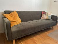 Bäddsoffa mörkgrön sammet. Superfint skick!