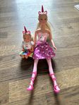Barbie och Steffi dockor med kläder