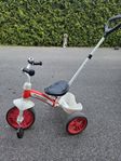 Trehjuling med stång för barn